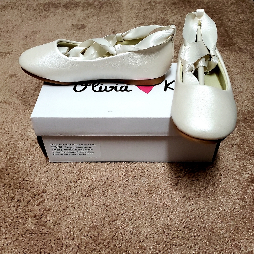 Satin dress shoes
